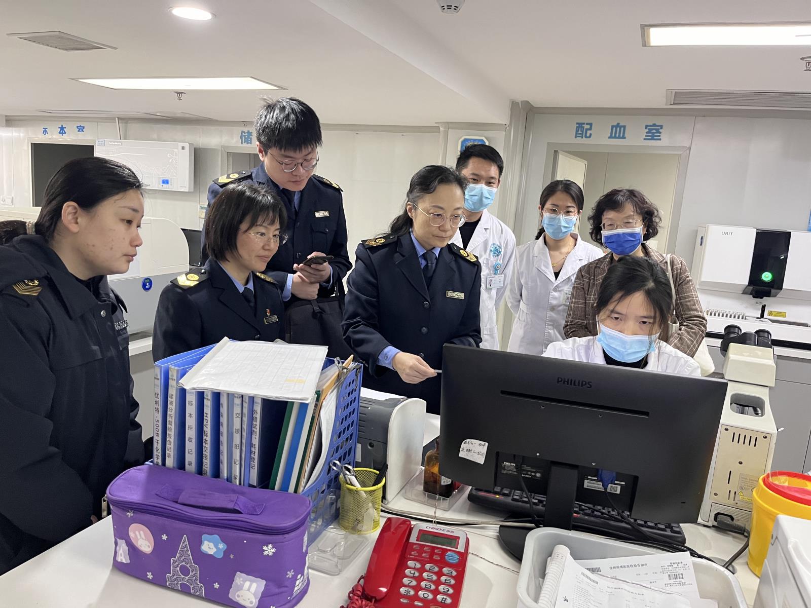 市专家组对鼓楼区预防性健康检查机构开展专项监督检查工作.jpg